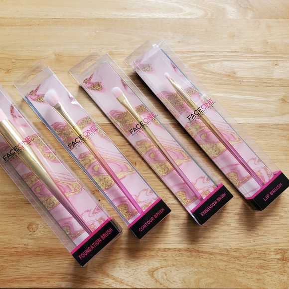 FaceOne Foundation Brush - Picture 4 of 4